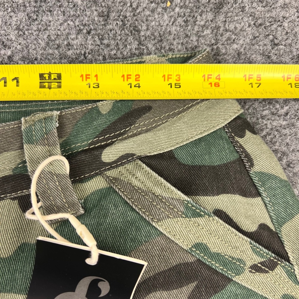 Camo Cargo Utility Shorts Rolled Cuff Stretch NWT Flamingals Women Large - Picture 8 of 9